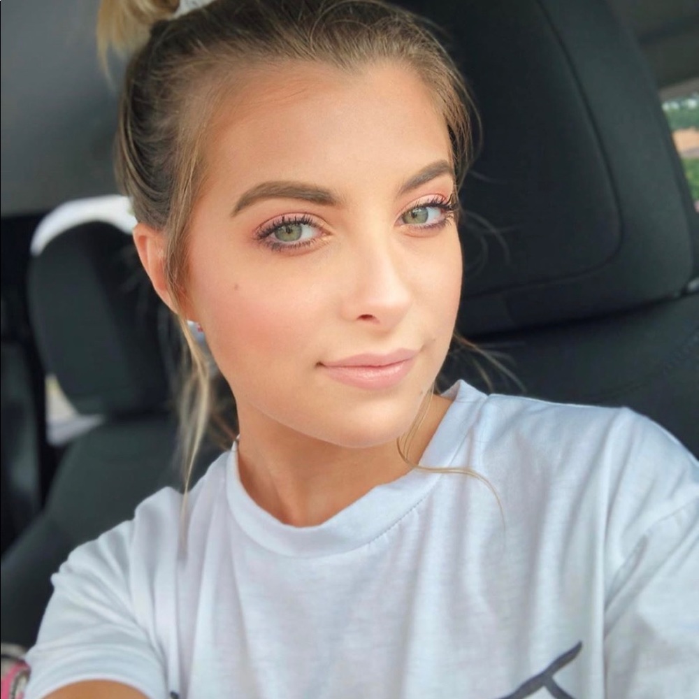 Meet your Posher, Samantha